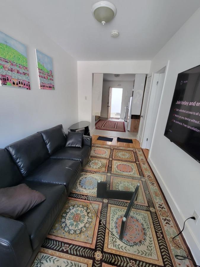 Small Condo In Montreal -Fast Wifi Bagian luar foto