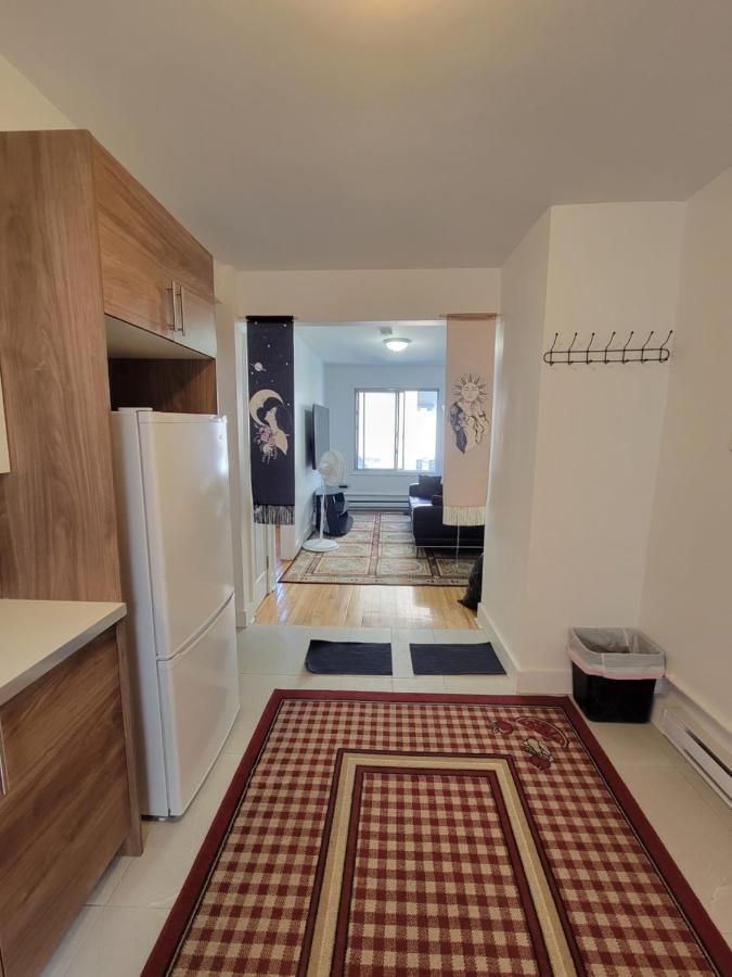 Small Condo In Montreal -Fast Wifi Bagian luar foto