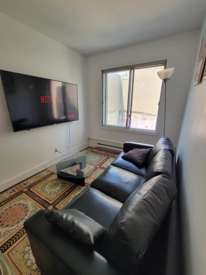 Small Condo In Montreal -Fast Wifi Bagian luar foto