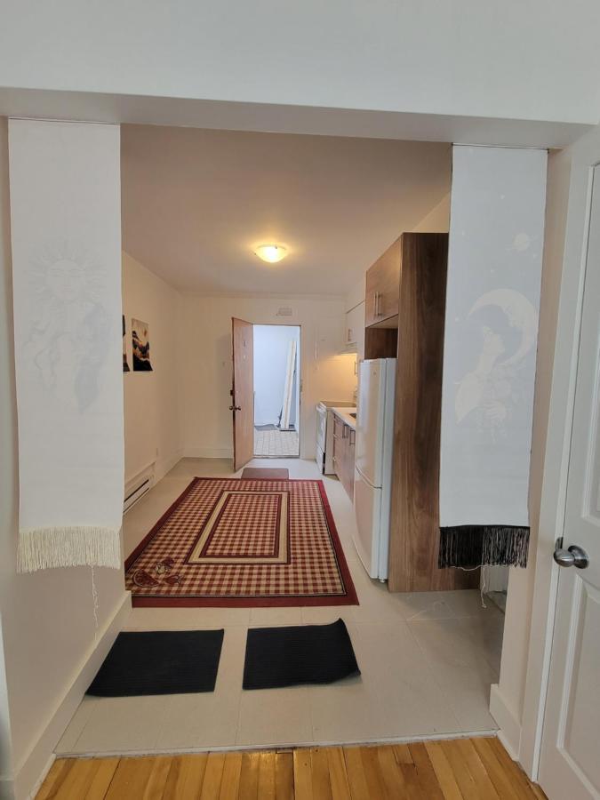 Small Condo In Montreal -Fast Wifi Bagian luar foto