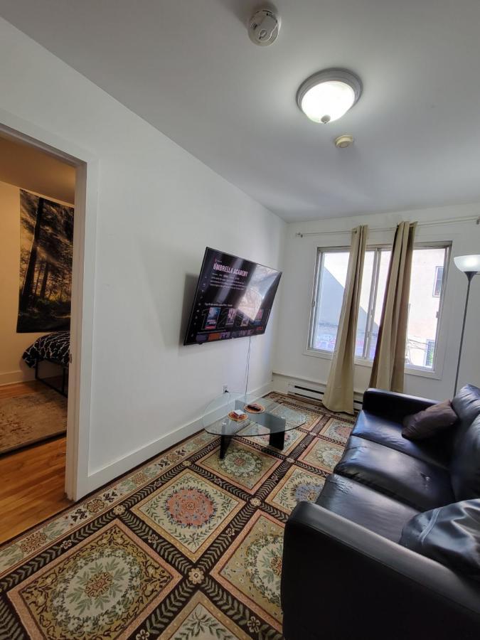 Small Condo In Montreal -Fast Wifi Bagian luar foto